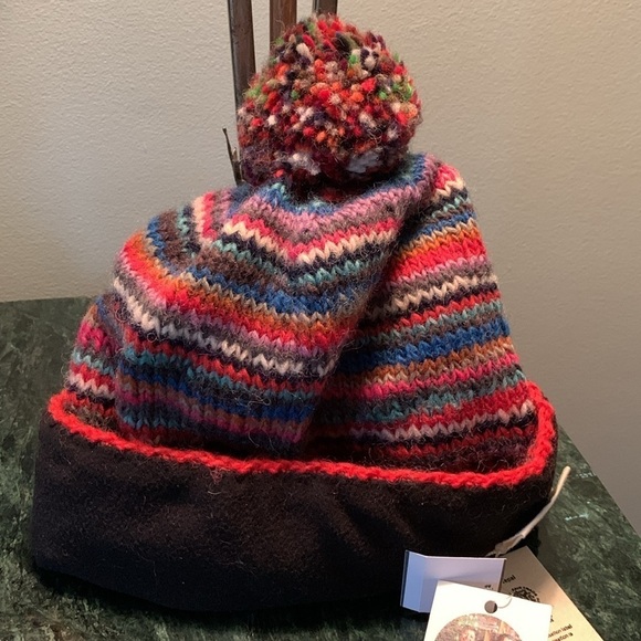 Serrv handmade 100% wool Nepal knit Pom hat main image 8